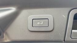2026 (75) LAND ROVER RANGE ROVER VELAR 3.0 D300 MHEV Dynamic HSE 5dr Auto 5506802