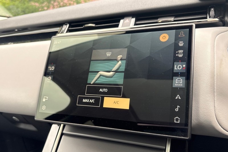 2026 (75) LAND ROVER RANGE ROVER VELAR 3.0 D300 MHEV Dynamic HSE 5dr Auto 5506793