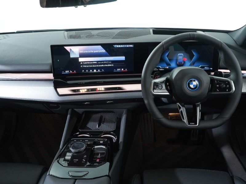  BMW 5 SERIES 550e xDrive M Sport Pro 4dr Auto 4381357