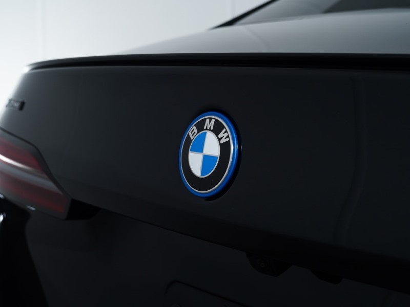  BMW 5 SERIES 550e xDrive M Sport Pro 4dr Auto 4381338