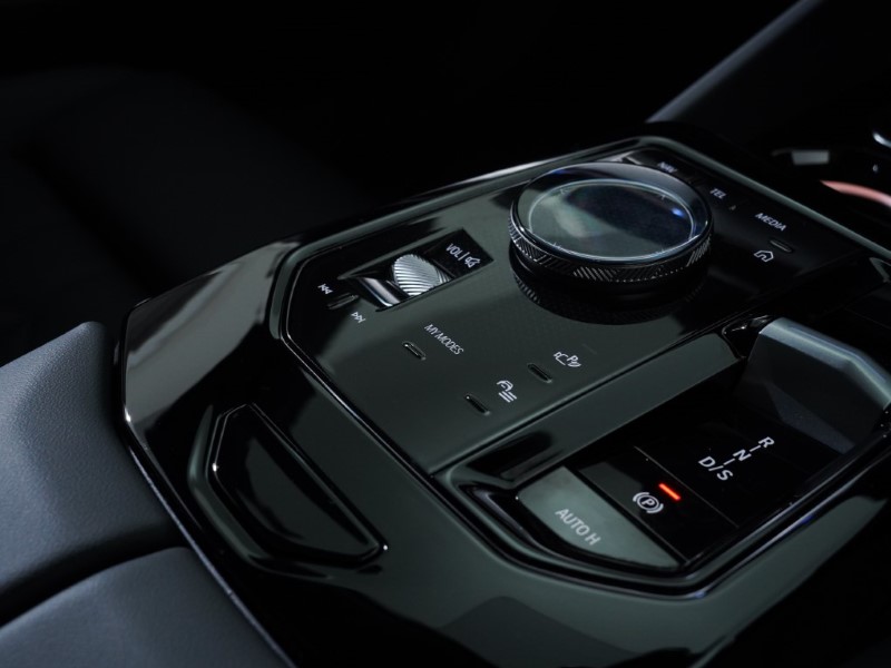  BMW 5 SERIES 550e xDrive M Sport Pro 4dr Auto 4381365