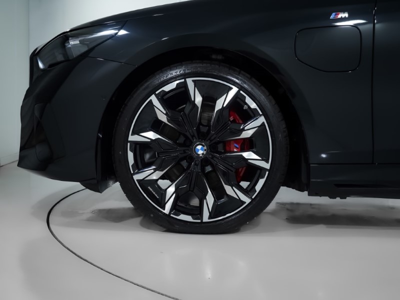  BMW 5 SERIES 550e xDrive M Sport Pro 4dr Auto 4381331