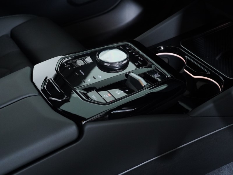  BMW 5 SERIES 550e xDrive M Sport Pro 4dr Auto 4381351