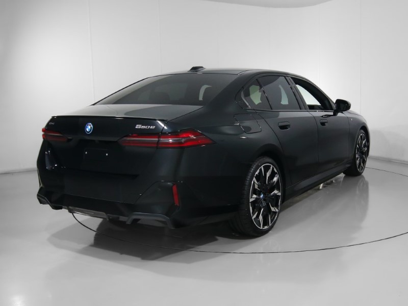  BMW 5 SERIES 550e xDrive M Sport Pro 4dr Auto 4381329