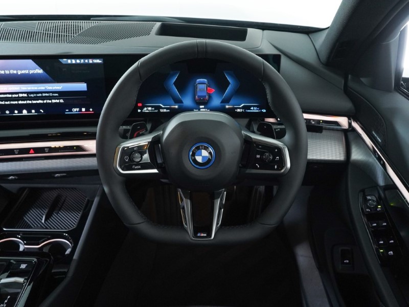  BMW 5 SERIES 550e xDrive M Sport Pro 4dr Auto 4381358