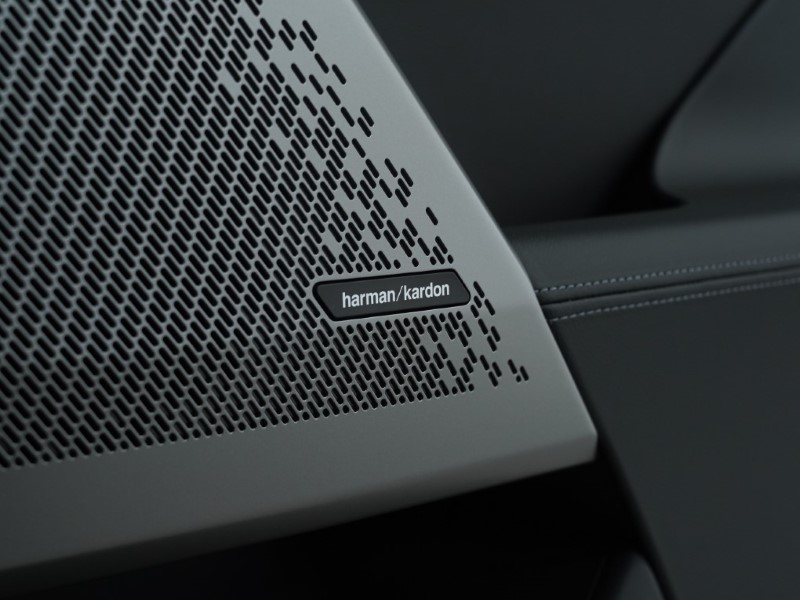  BMW 5 SERIES 550e xDrive M Sport Pro 4dr Auto 4381360