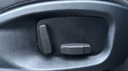 2018 (68) JAGUAR F-PACE 2.0d Portfolio 5dr Auto AWD 2853315