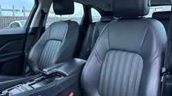 2018 (68) JAGUAR F-PACE 2.0d Portfolio 5dr Auto AWD 2853332