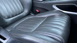 2018 (68) JAGUAR F-PACE 2.0d Portfolio 5dr Auto AWD 2853316