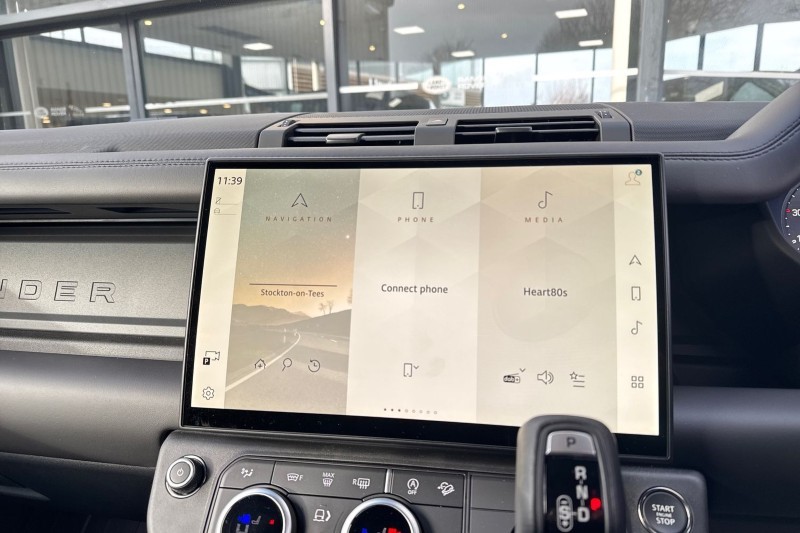 2025 (75) LAND ROVER COMMERCIAL DEFENDER 3.0 D250 Hard Top X-Dynamic HSE Auto [3 Seat] 5000354