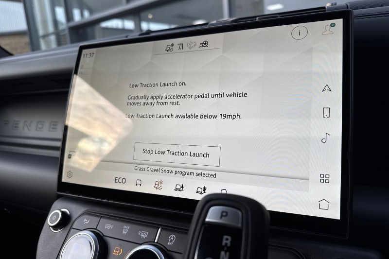 2025 (75) LAND ROVER COMMERCIAL DEFENDER 3.0 D250 Hard Top X-Dynamic HSE Auto [3 Seat] 5000380