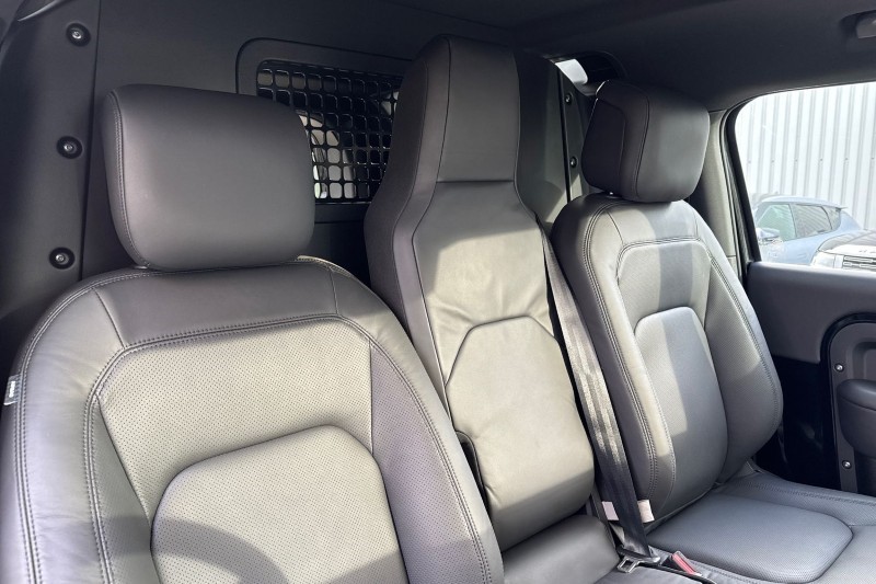 2025 (75) LAND ROVER COMMERCIAL DEFENDER 3.0 D250 Hard Top X-Dynamic HSE Auto [3 Seat] 5000381