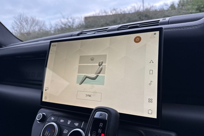 2025 (75) LAND ROVER COMMERCIAL DEFENDER 3.0 D250 Hard Top X-Dynamic HSE Auto [3 Seat] 5000375