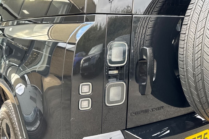 2025 (75) LAND ROVER COMMERCIAL DEFENDER 3.0 D250 Hard Top X-Dynamic HSE Auto [3 Seat] 5000359