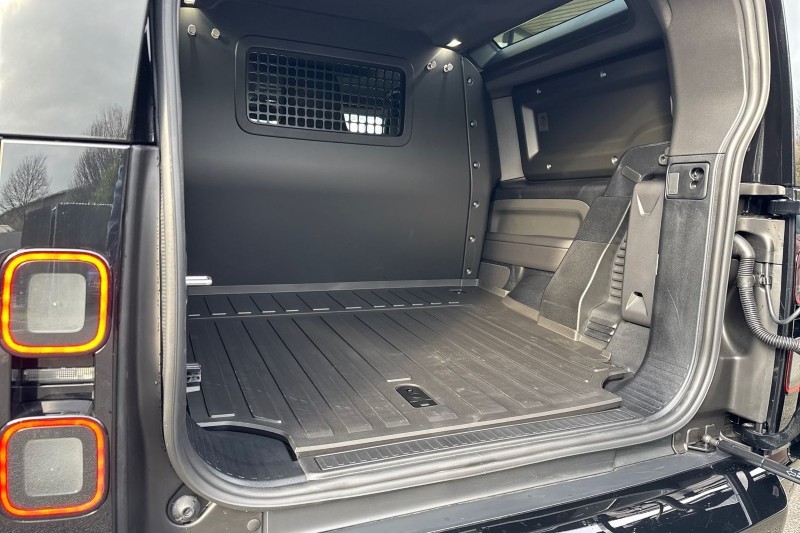 2025 (75) LAND ROVER COMMERCIAL DEFENDER 3.0 D250 Hard Top X-Dynamic HSE Auto [3 Seat] 5000383