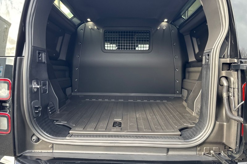 2025 (75) LAND ROVER COMMERCIAL DEFENDER 3.0 D250 Hard Top X-Dynamic HSE Auto [3 Seat] 5000350