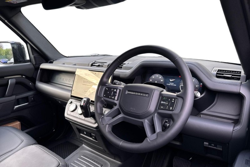 2025 (75) LAND ROVER COMMERCIAL DEFENDER 3.0 D250 Hard Top X-Dynamic HSE Auto [3 Seat] 5000349