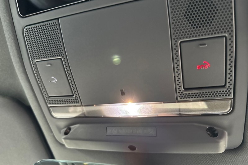 2025 (75) LAND ROVER COMMERCIAL DEFENDER 3.0 D250 Hard Top X-Dynamic HSE Auto [3 Seat] 5000361