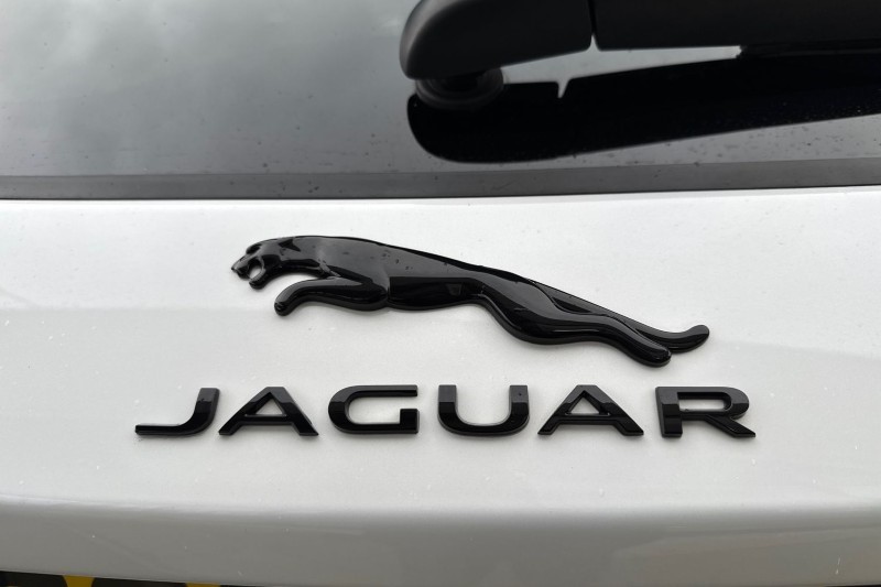 2022 (22) JAGUAR E-PACE 2.0 D200 R-Dynamic Black 5dr Auto 5004870