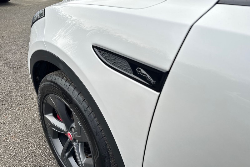 2022 (22) JAGUAR E-PACE 2.0 D200 R-Dynamic Black 5dr Auto 5004846