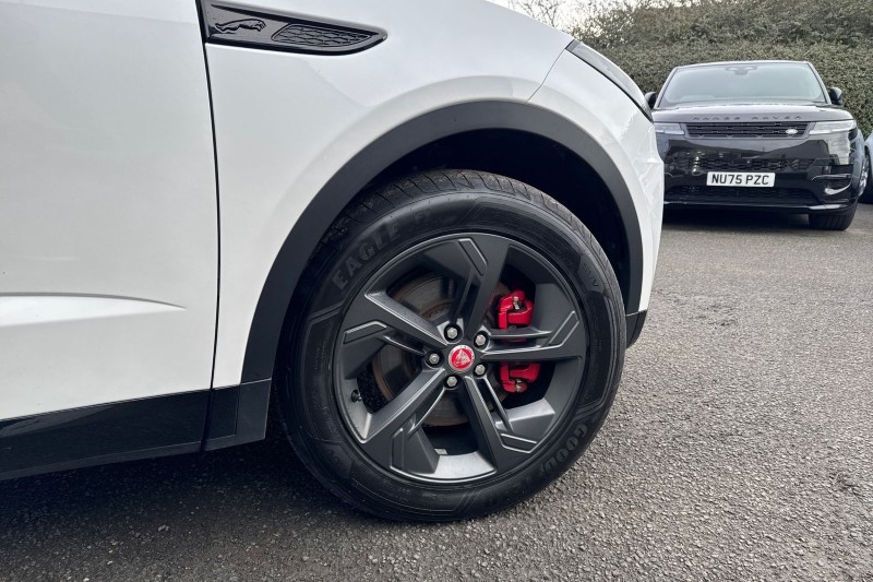 2022 (22) JAGUAR E-PACE 2.0 D200 R-Dynamic Black 5dr Auto 5004874