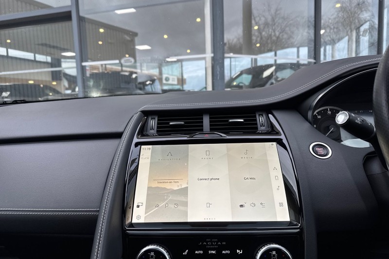 2022 (22) JAGUAR E-PACE 2.0 D200 R-Dynamic Black 5dr Auto 5004841