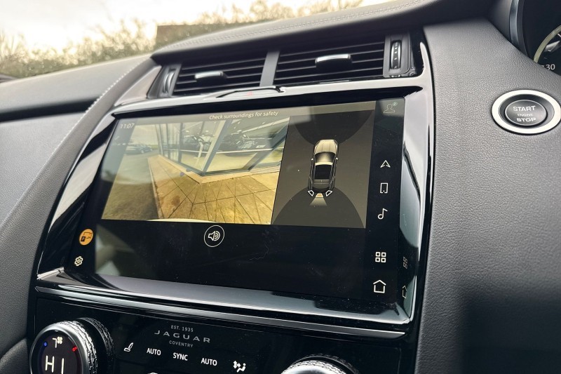 2022 (22) JAGUAR E-PACE 2.0 D200 R-Dynamic Black 5dr Auto 5004878