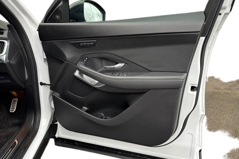 2022 (22) JAGUAR E-PACE 2.0 D200 R-Dynamic Black 5dr Auto 5004848