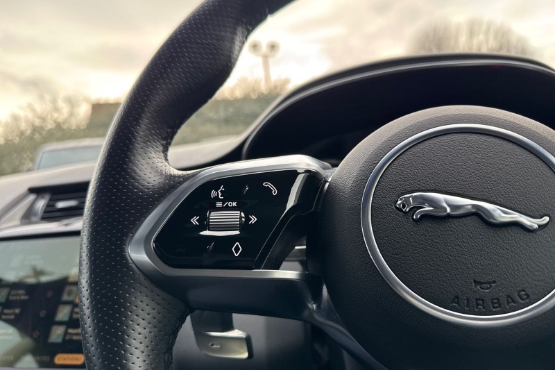 2022 (22) JAGUAR E-PACE 2.0 D200 R-Dynamic Black 5dr Auto 5004853