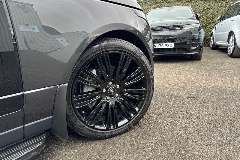 2021 (21) LAND ROVER RANGE ROVER 3.0 D300 Westminster Black 4dr Auto 5005290