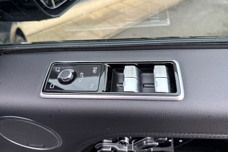 2021 (21) LAND ROVER RANGE ROVER 3.0 D300 Westminster Black 4dr Auto 5005261