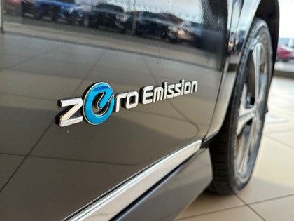 2020 (70) NISSAN LEAF 160kW e PLUS Tekna 62kWh 5dr Auto