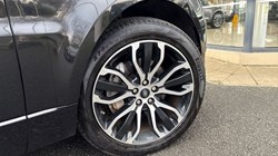 2020 (70) LAND ROVER RANGE ROVER SPORT 3.0 D300 HSE Silver 5dr Auto 5010570