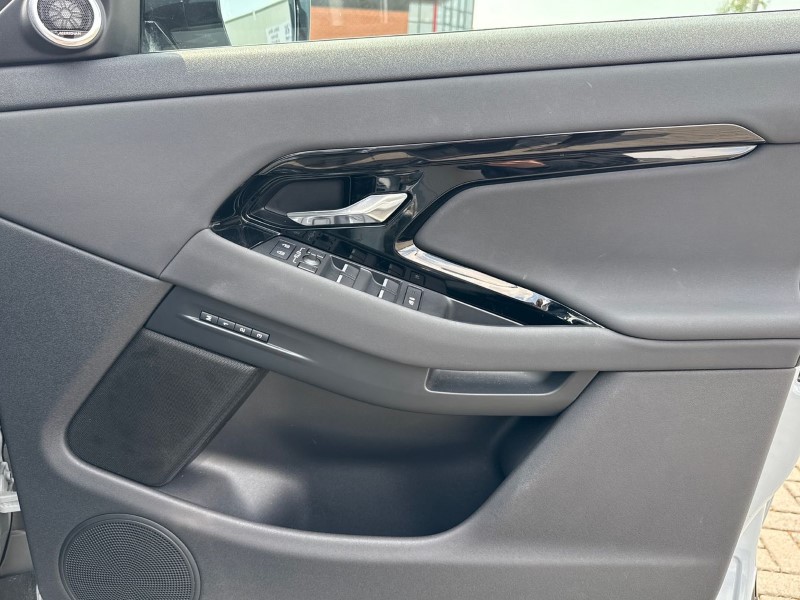 2024 (73) LAND ROVER RANGE ROVER EVOQUE 2.0 D200 Dynamic SE 5dr Auto 4275631