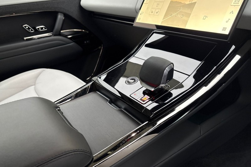 2024 (24) LAND ROVER RANGE ROVER SPORT 3.0 D300 Dynamic SE 5dr Auto 5017574