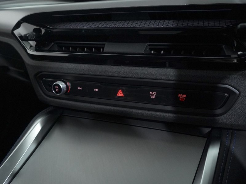  BMW 2 SERIES 220i M Sport 2dr Step Auto 4744652