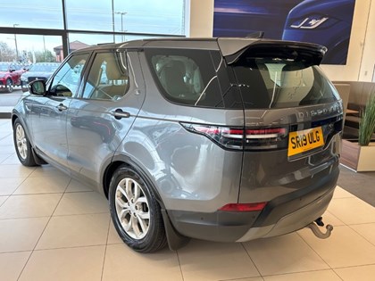 2019 (19) LAND ROVER DISCOVERY 3.0 D300 Dynamic SE 5dr Auto