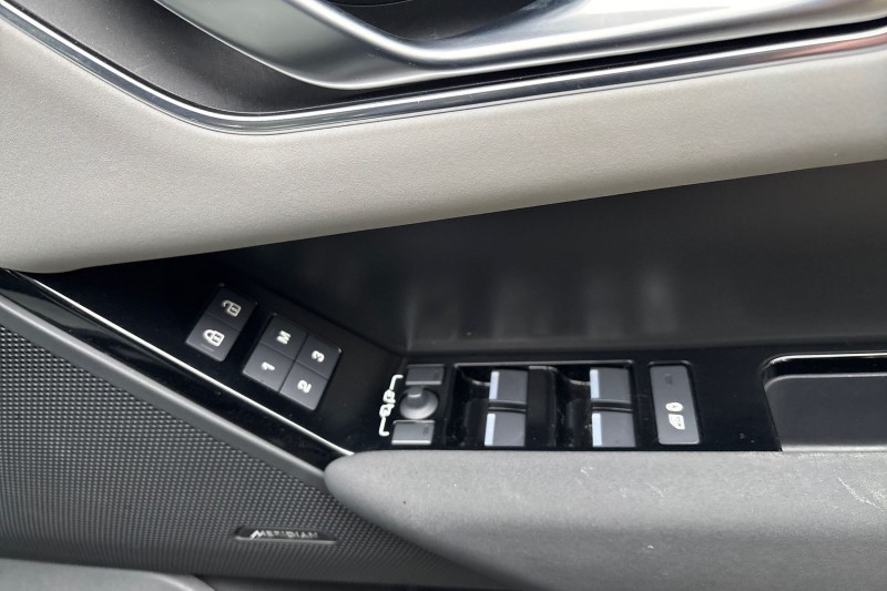 2025 (74) LAND ROVER RANGE ROVER VELAR 2.0 D200 MHEV Dynamic SE 5dr Auto 5029531