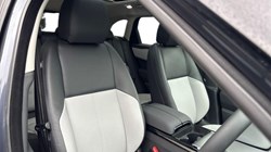 2025 (74) LAND ROVER RANGE ROVER VELAR 2.0 D200 MHEV Dynamic SE 5dr Auto 5029534