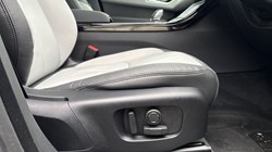 2025 (74) LAND ROVER RANGE ROVER VELAR 2.0 D200 MHEV Dynamic SE 5dr Auto 5029532