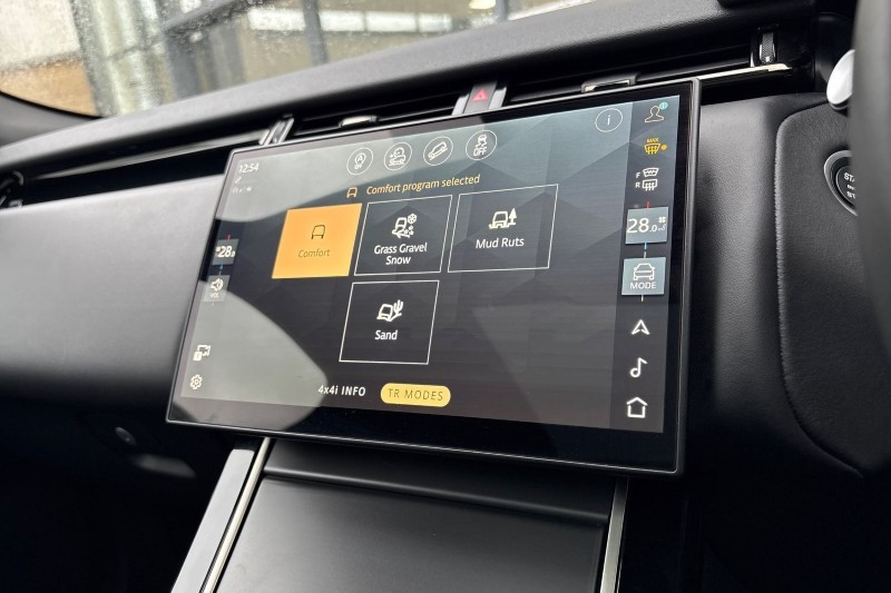 2024 (74) LAND ROVER RANGE ROVER VELAR 2.0 P400e Dynamic HSE 5dr Auto 5028798