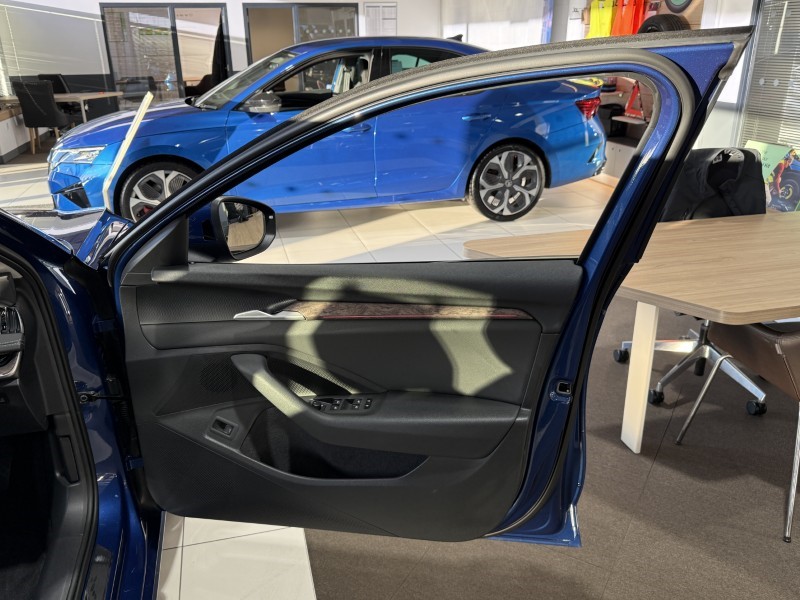  SKODA SUPERB 2.0 TSI Laurin  PLUS Klement 4X4 5dr DSG 4801251