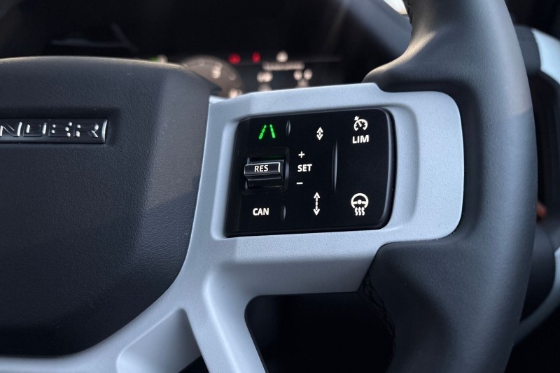 2025 (25) LAND ROVER DEFENDER 3.0 D250 X-Dynamic SE 90 3dr Auto 5025195