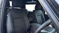 2025 (25) LAND ROVER DEFENDER 3.0 D250 X-Dynamic SE 90 3dr Auto 5025192