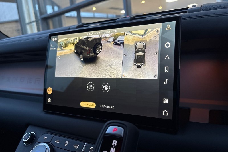 2025 (25) LAND ROVER DEFENDER 3.0 D250 X-Dynamic SE 90 3dr Auto 5025178