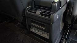 2025 (25) LAND ROVER DEFENDER 3.0 D250 X-Dynamic SE 90 3dr Auto 5025184