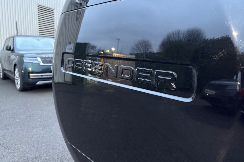 2025 (25) LAND ROVER DEFENDER 3.0 D250 X-Dynamic SE 90 3dr Auto 5025215
