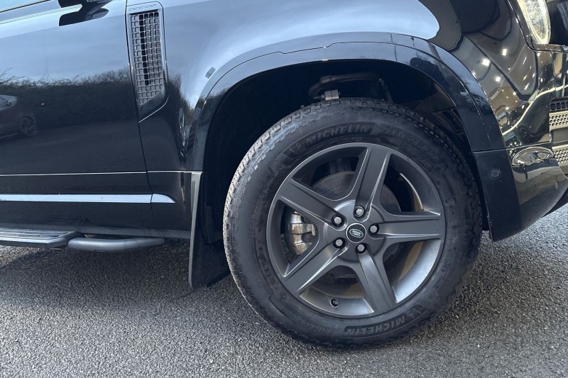 2025 (25) LAND ROVER DEFENDER 3.0 D250 X-Dynamic SE 90 3dr Auto 5025213