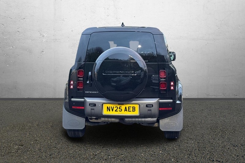 2025 (25) LAND ROVER DEFENDER 3.0 D250 X-Dynamic SE 90 3dr Auto 5025172
