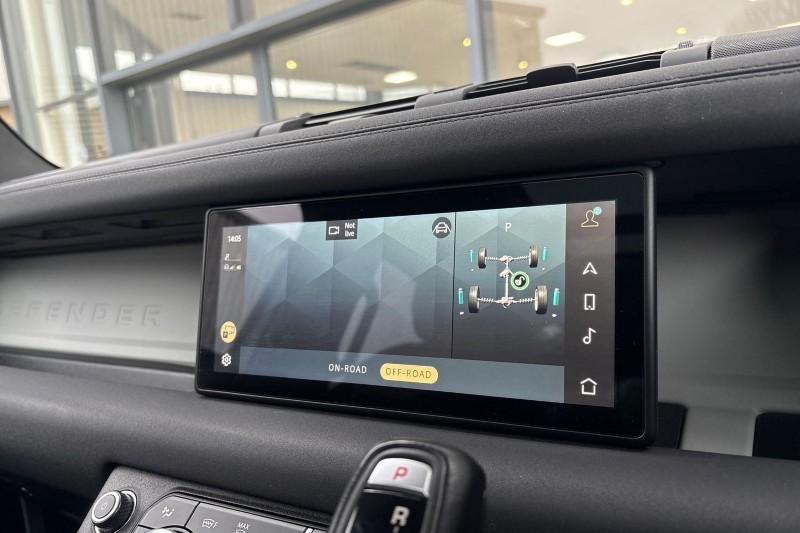 2020 (70) LAND ROVER DEFENDER 2.0 D240 First Edition 110 5dr Auto 5022776